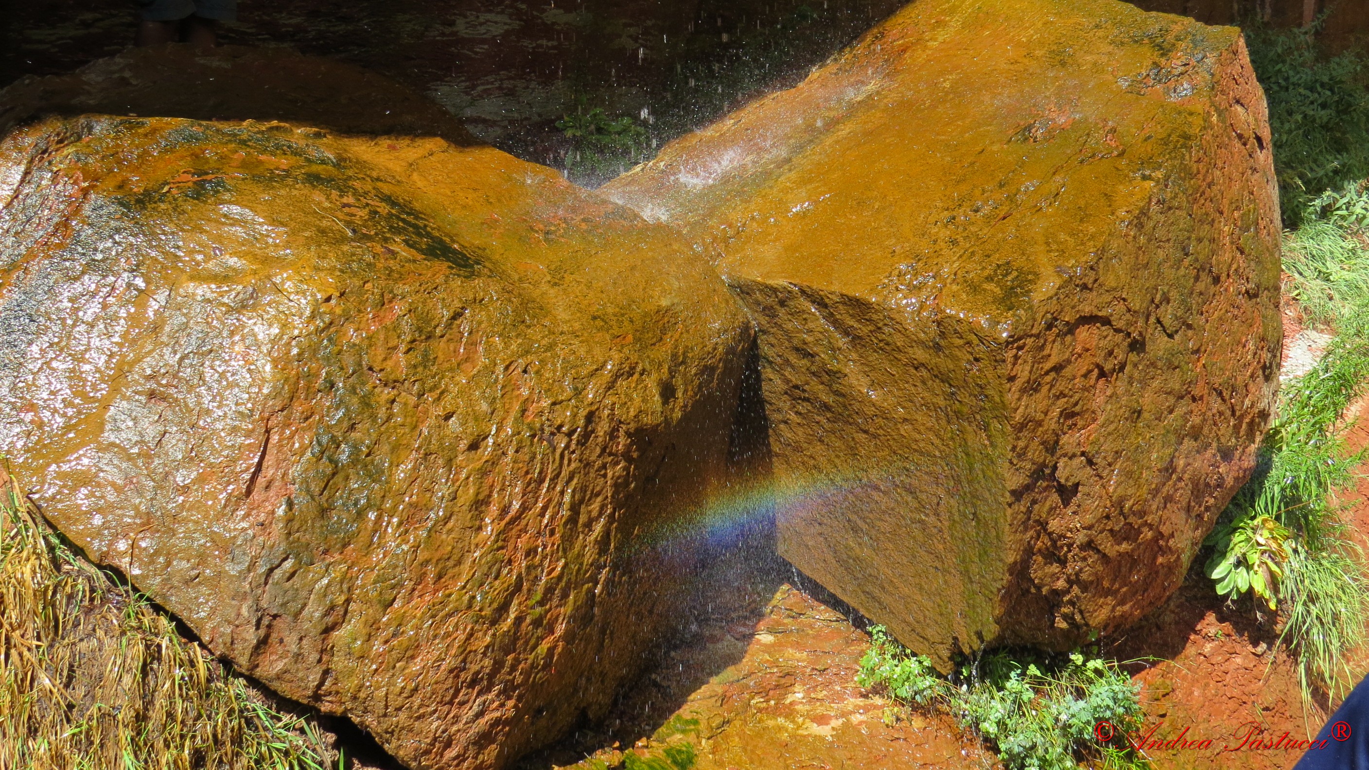 mini-rainbow among the rocks...