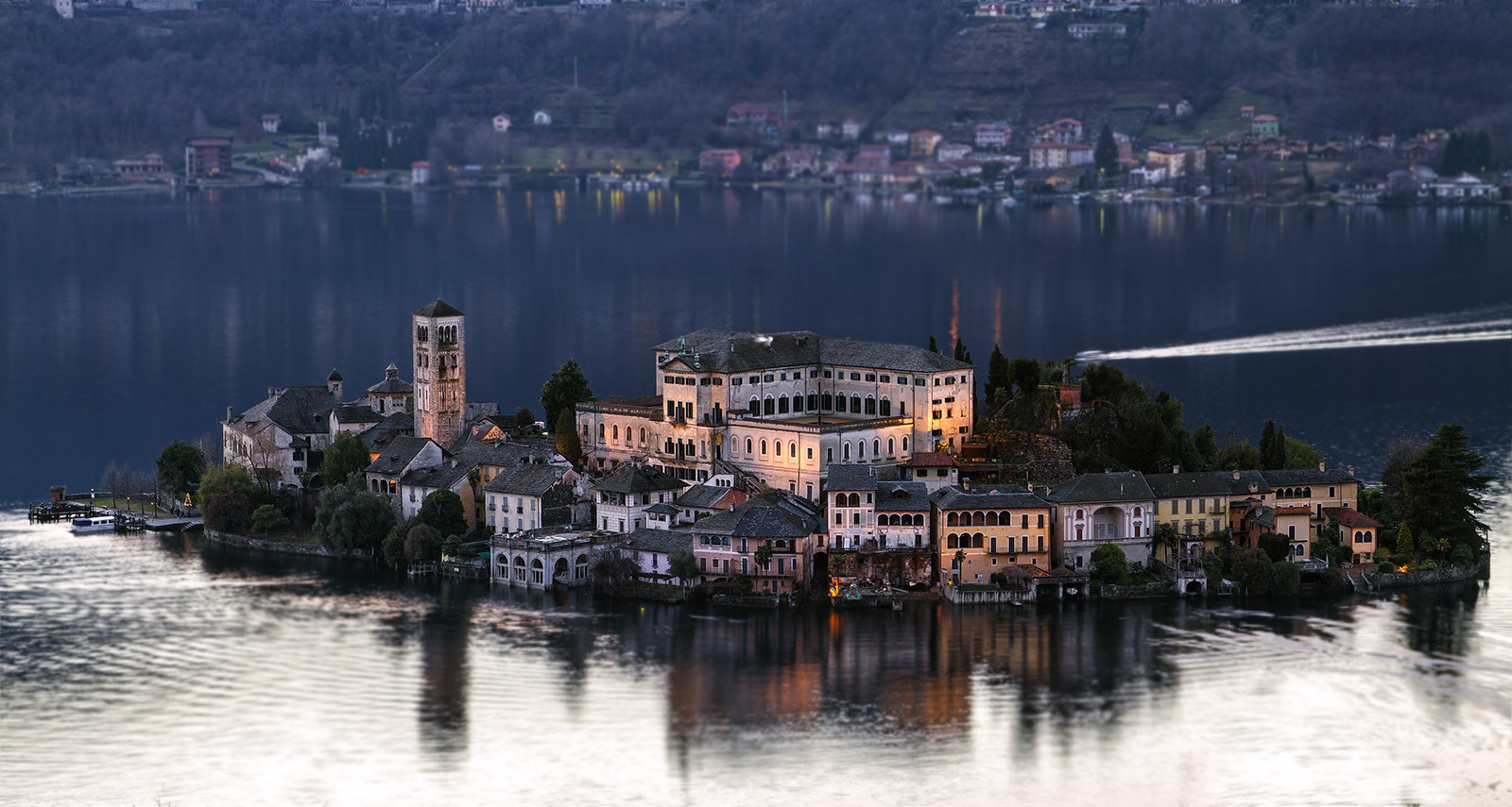 Isola di San Giulio......dal Sacromonte...