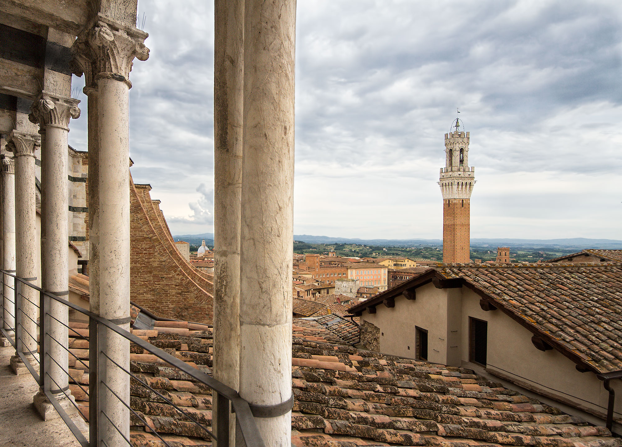 Siena, la torre del Mangia dalla cupola del Duomo...