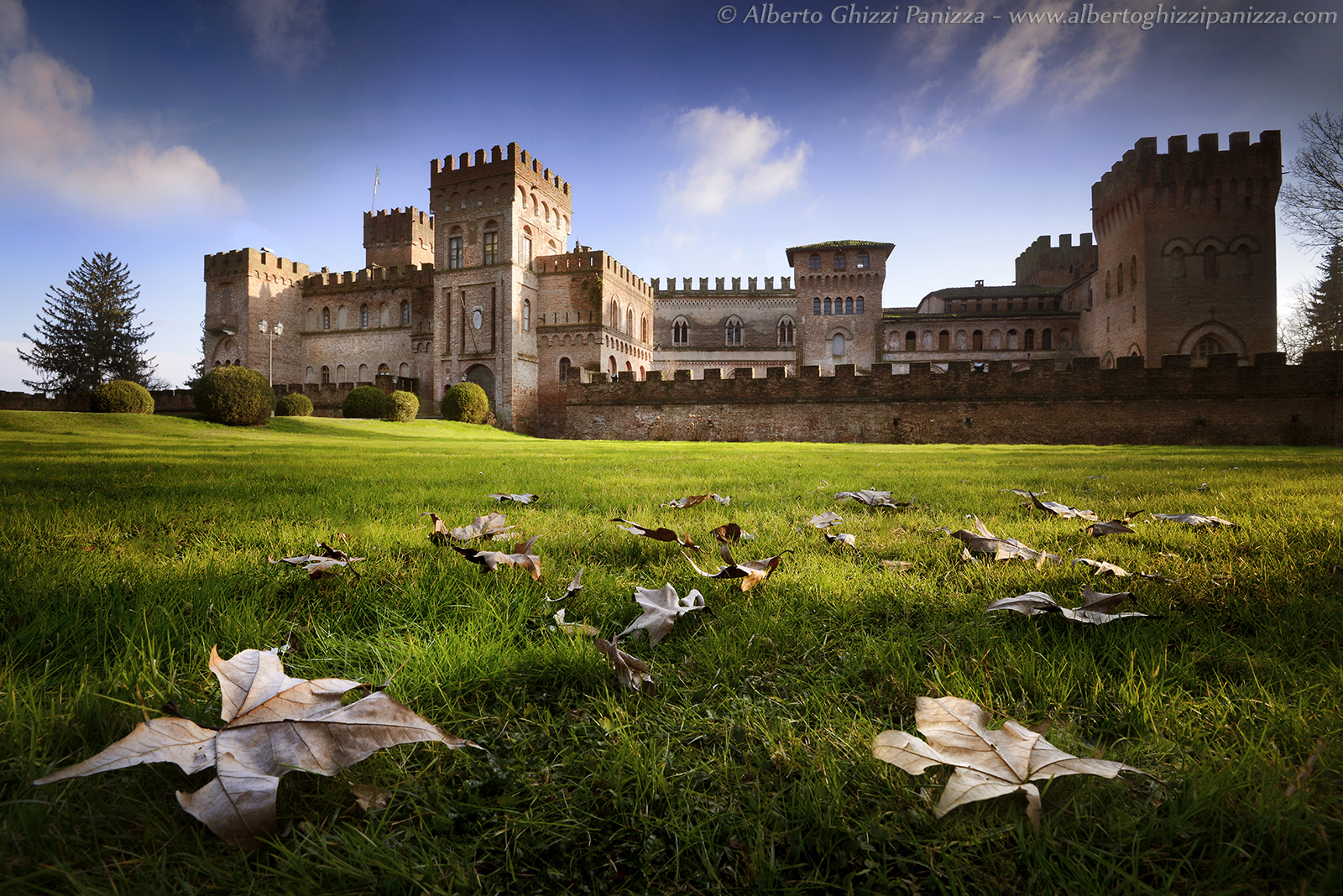 Castle of San Lorenzo De 'Picenardi...
