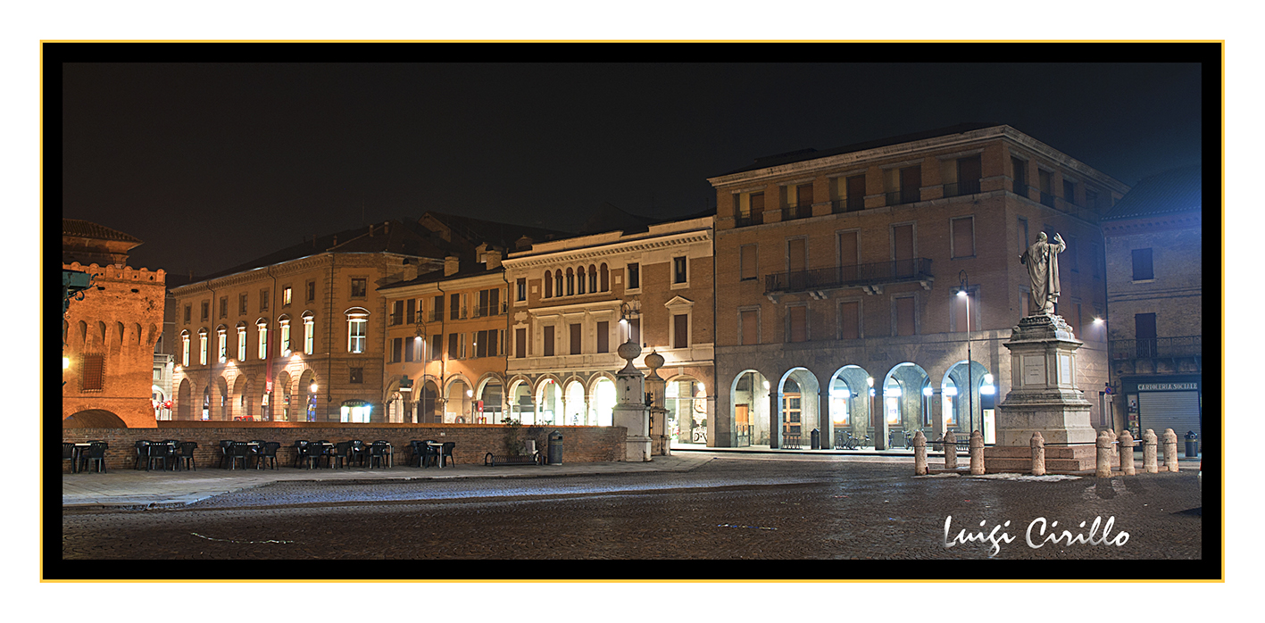 Piazza Savonarola...