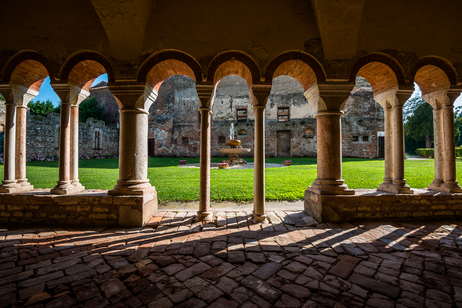 The small cloister...