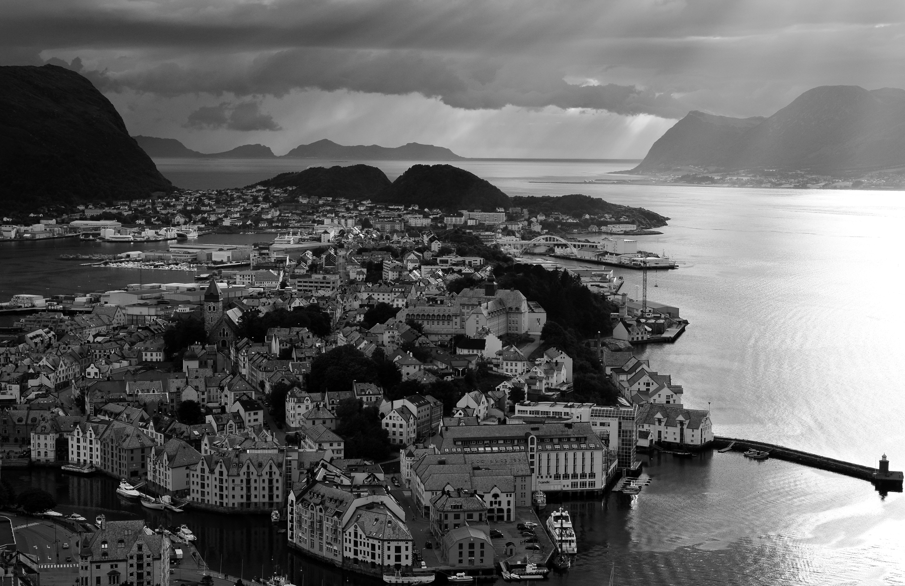 Alesund (b & w)...