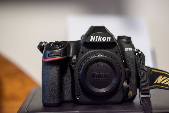 Nikon D780