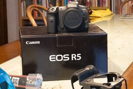 Canon EOS R5