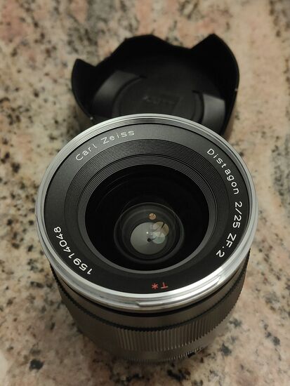 Zeiss ZE/ZF.2 Distagon T* 25mm f/2