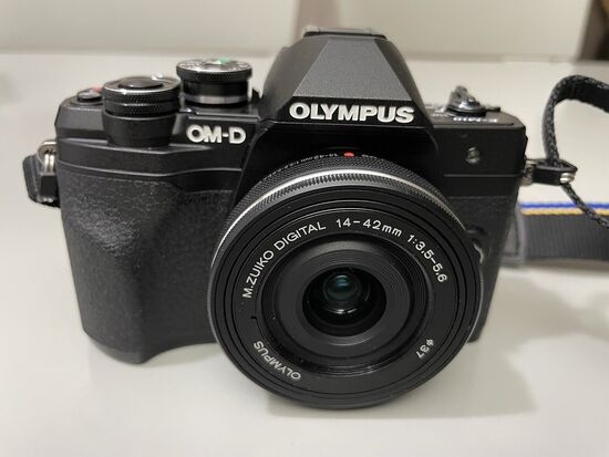 Olympus M.Zuiko Digital 14-42mm f/3.5-5.6 EZ