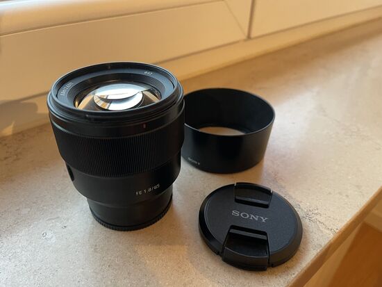 Sony FE 85mm f/1.8