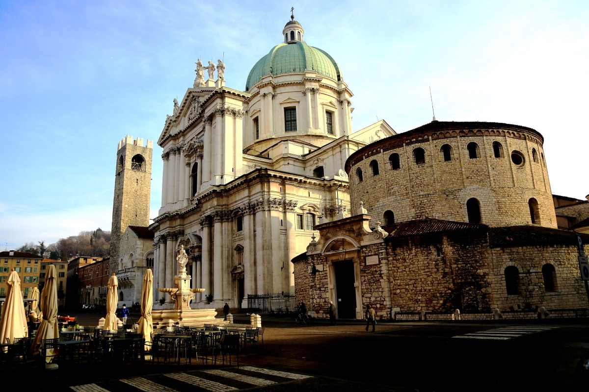 Brescia Piazza Paolo VI...