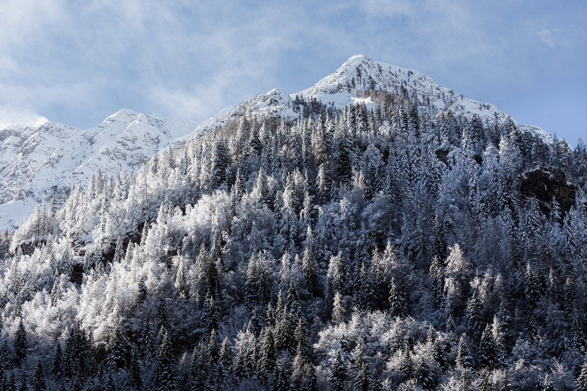 Lo splendore della neve sul Monte Menna......
