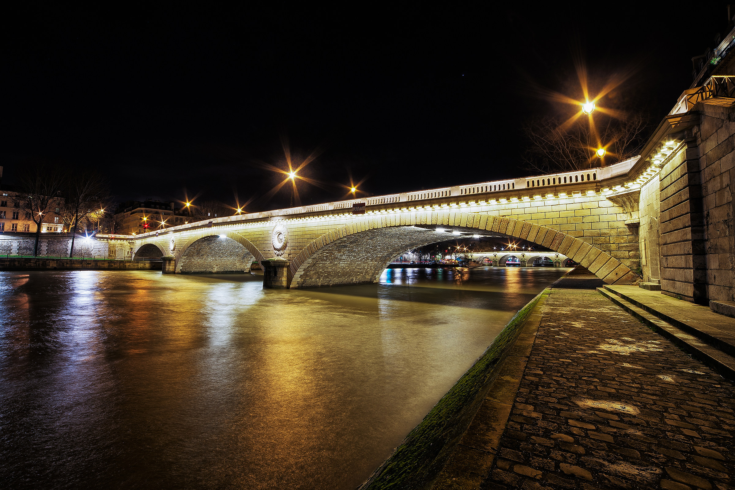 Pont Louis-Philippe...