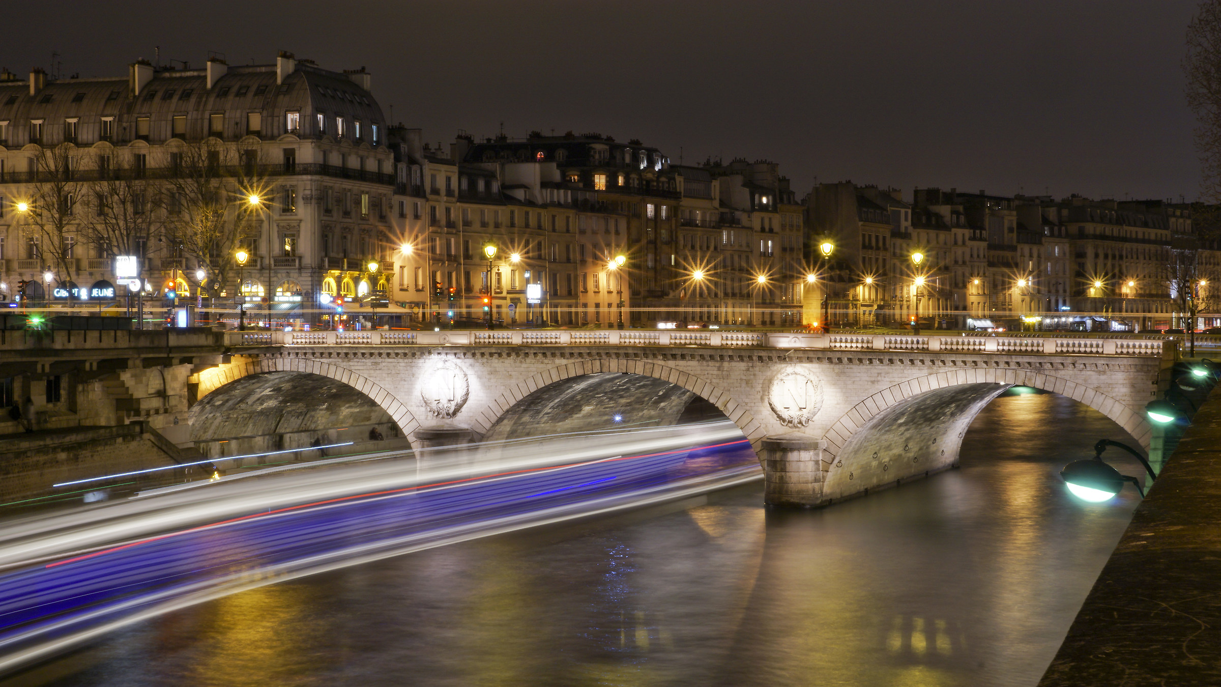 Paris - Walking along the Seine...