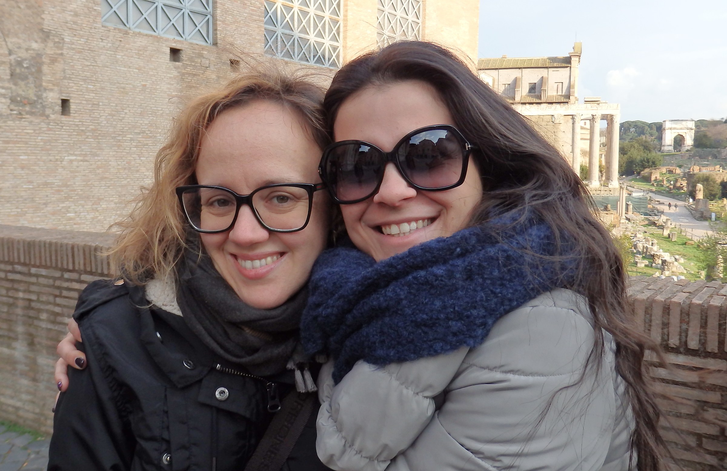 Girlfriends Roman Forum: Emanuela and Lucia...