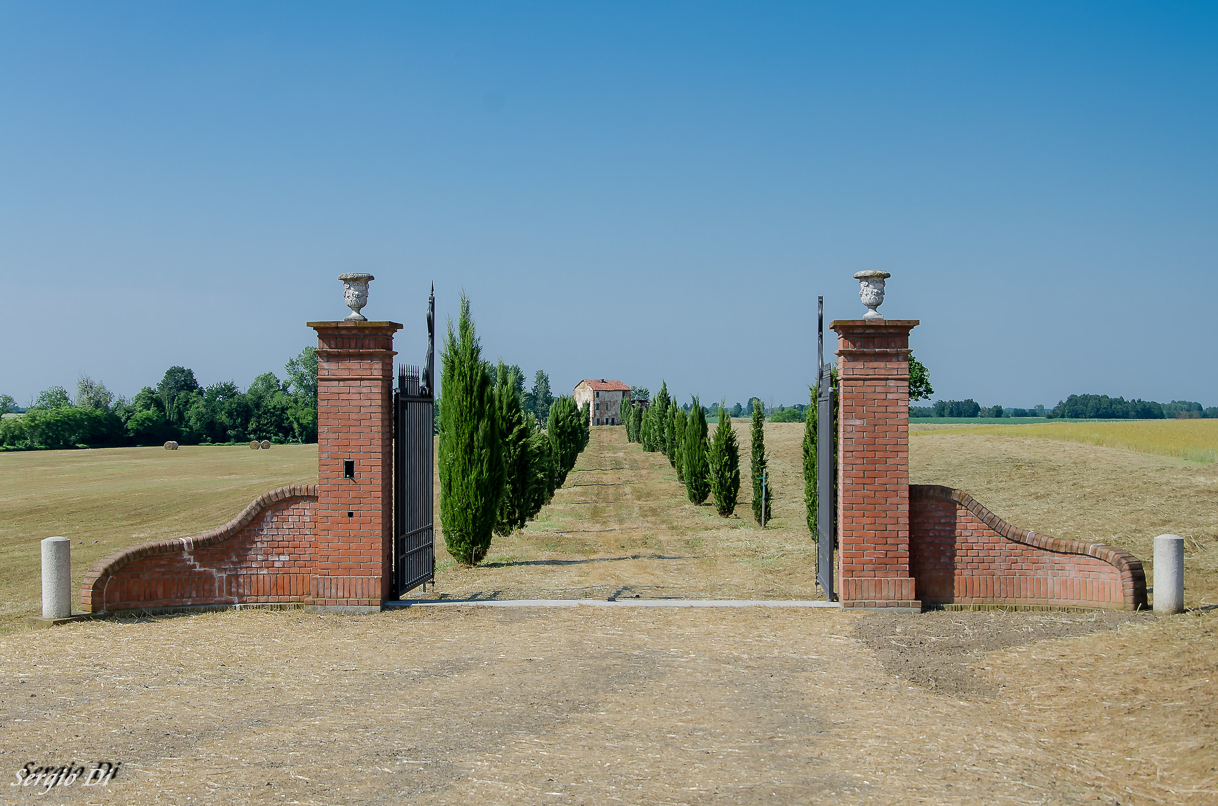 The entrance...
