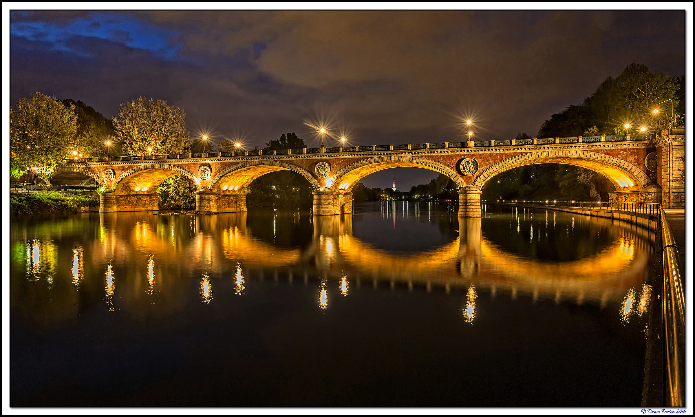 Ponte Isabella by night...