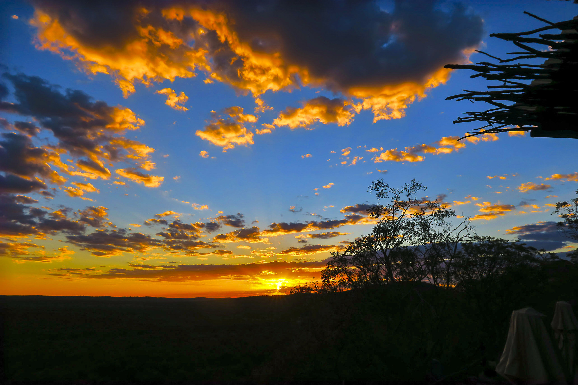 tramonto a ongava lodge...