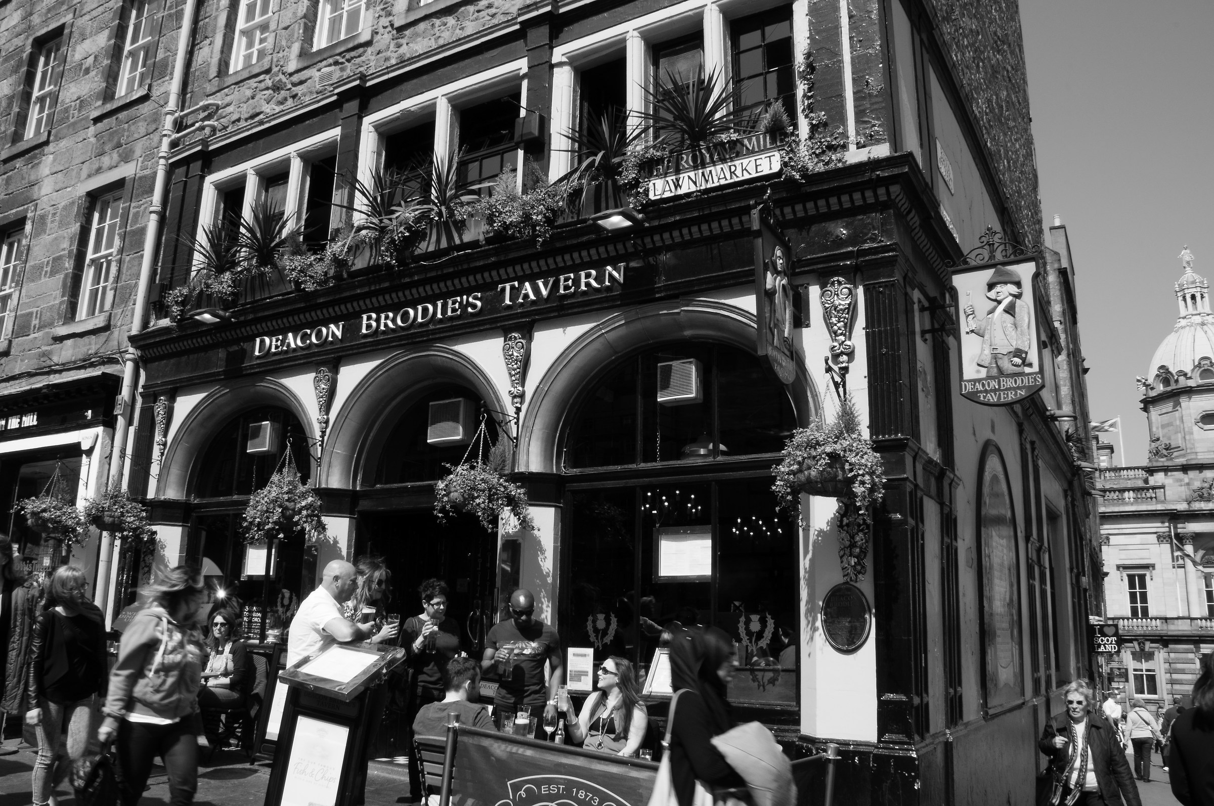 one of the oldest pubs in Edinburgh...