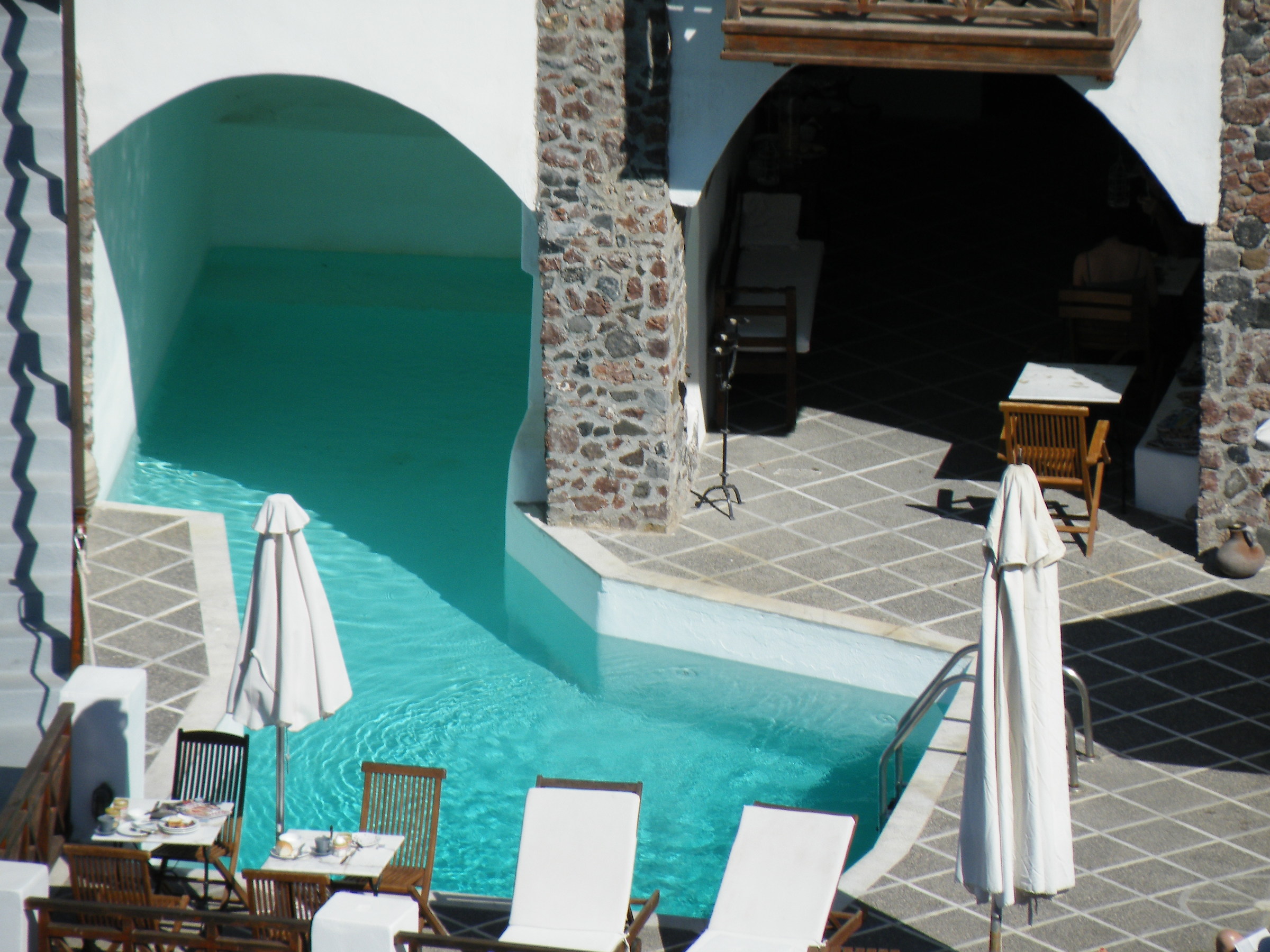Oia-pool under the house...