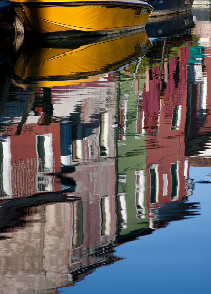 Burano ... the reflection of the hull...