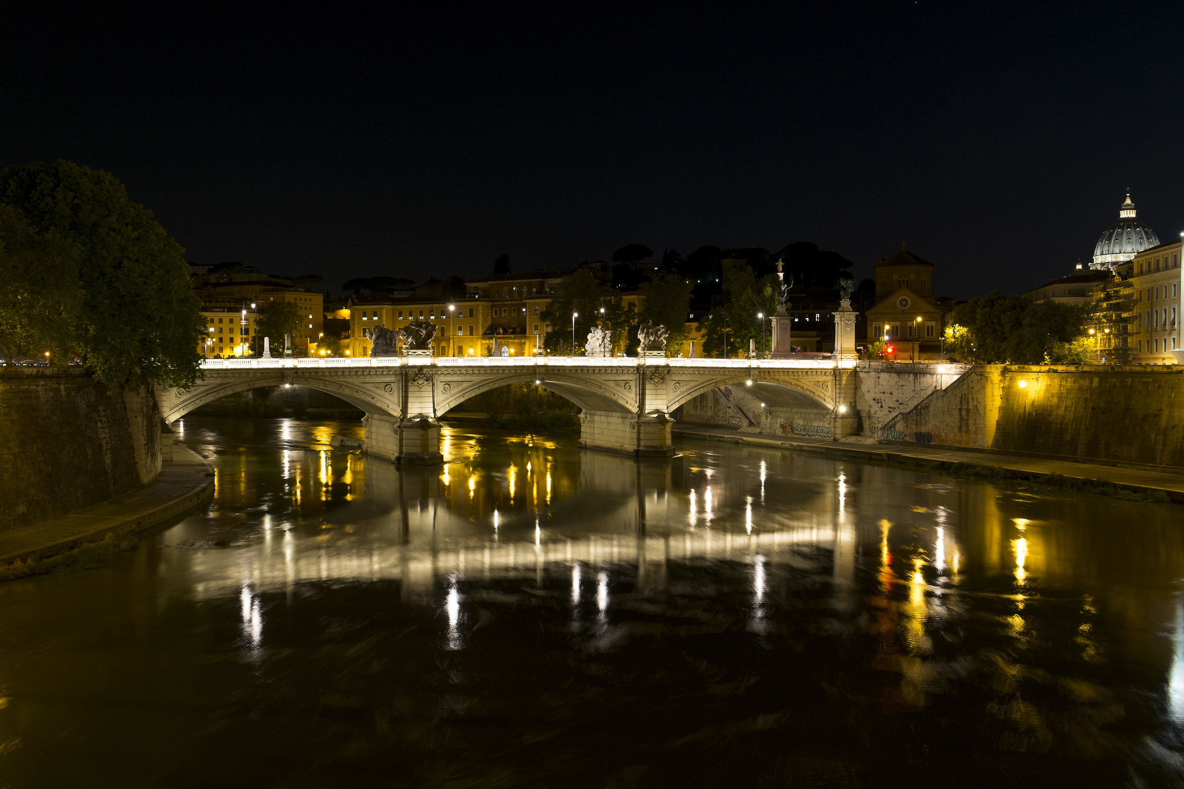 Ponte Vittorio Emanuele II...