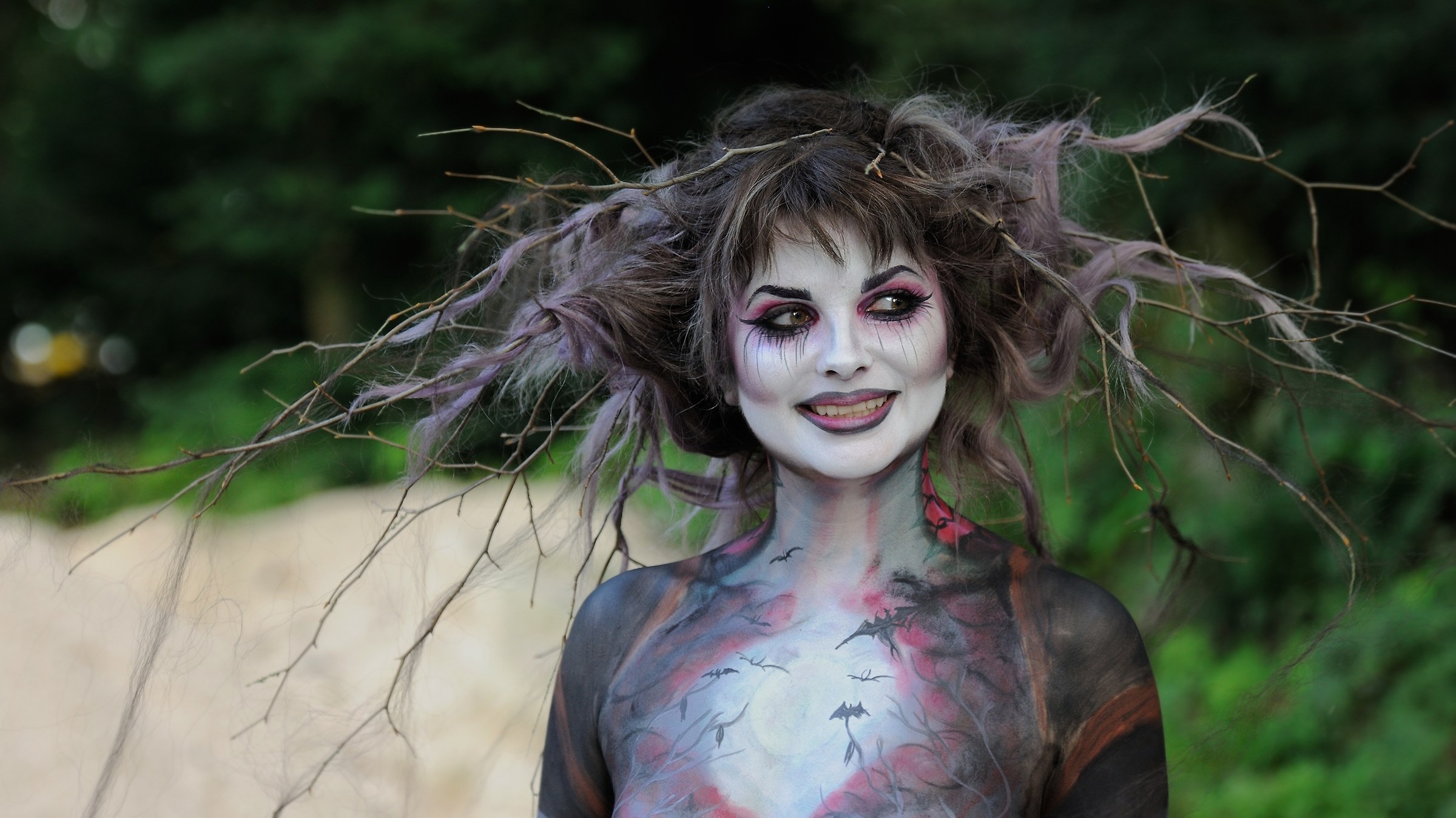 Body-painting...