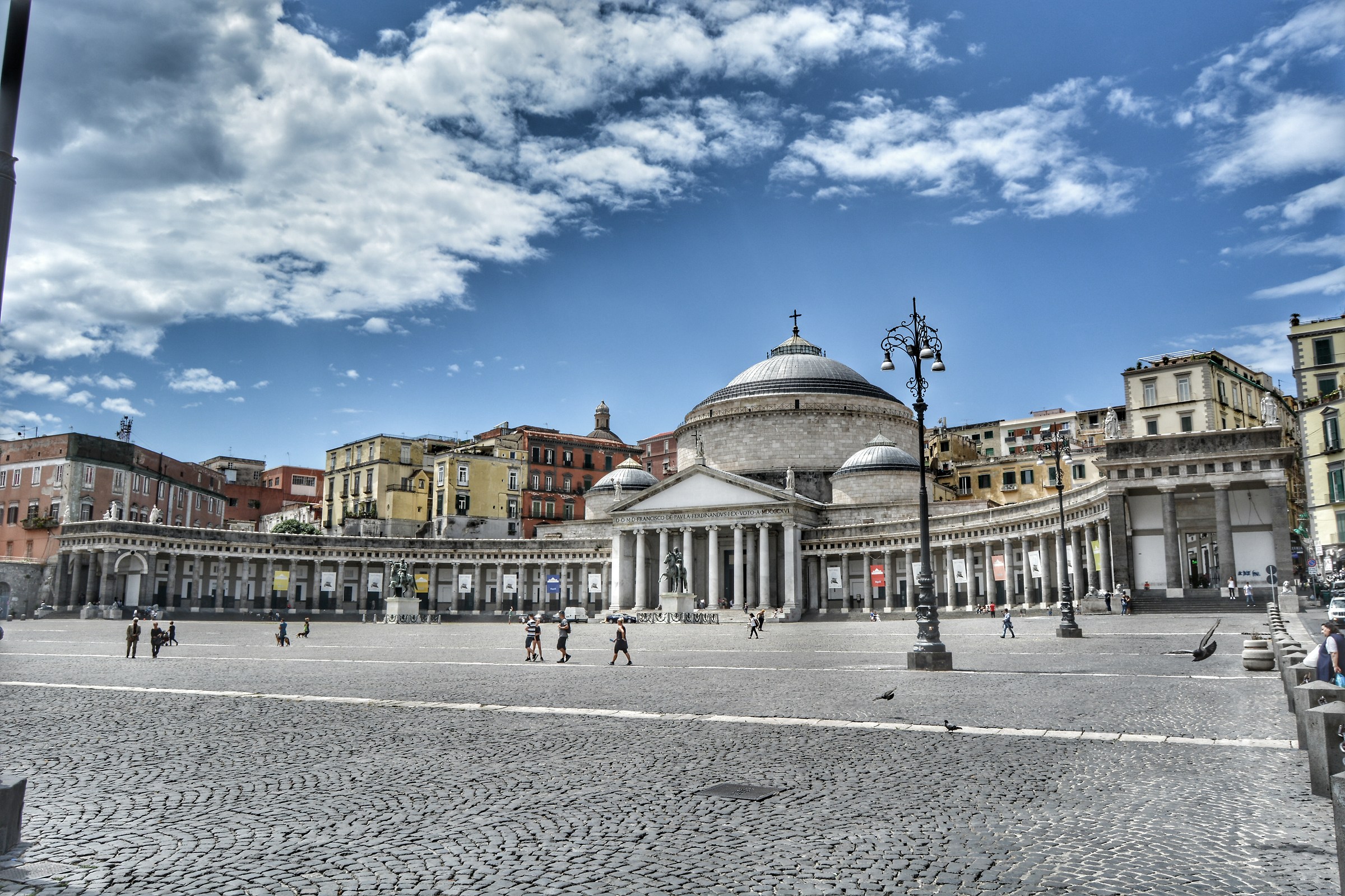 Piazza Plebiscito Napoli...