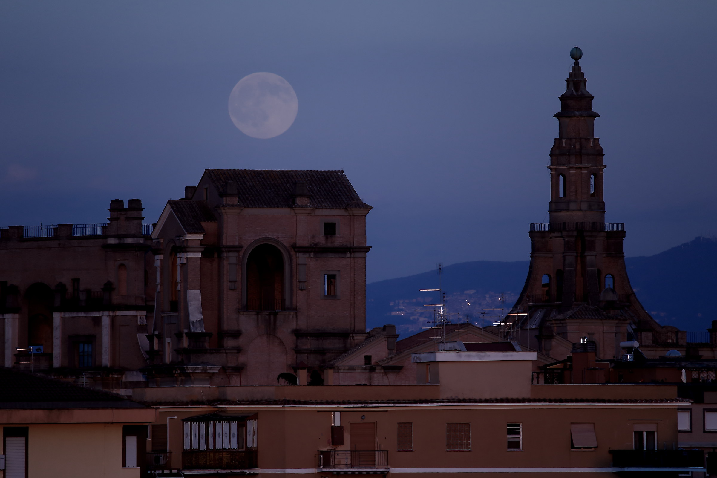 Luna sul mio liceo notturna...