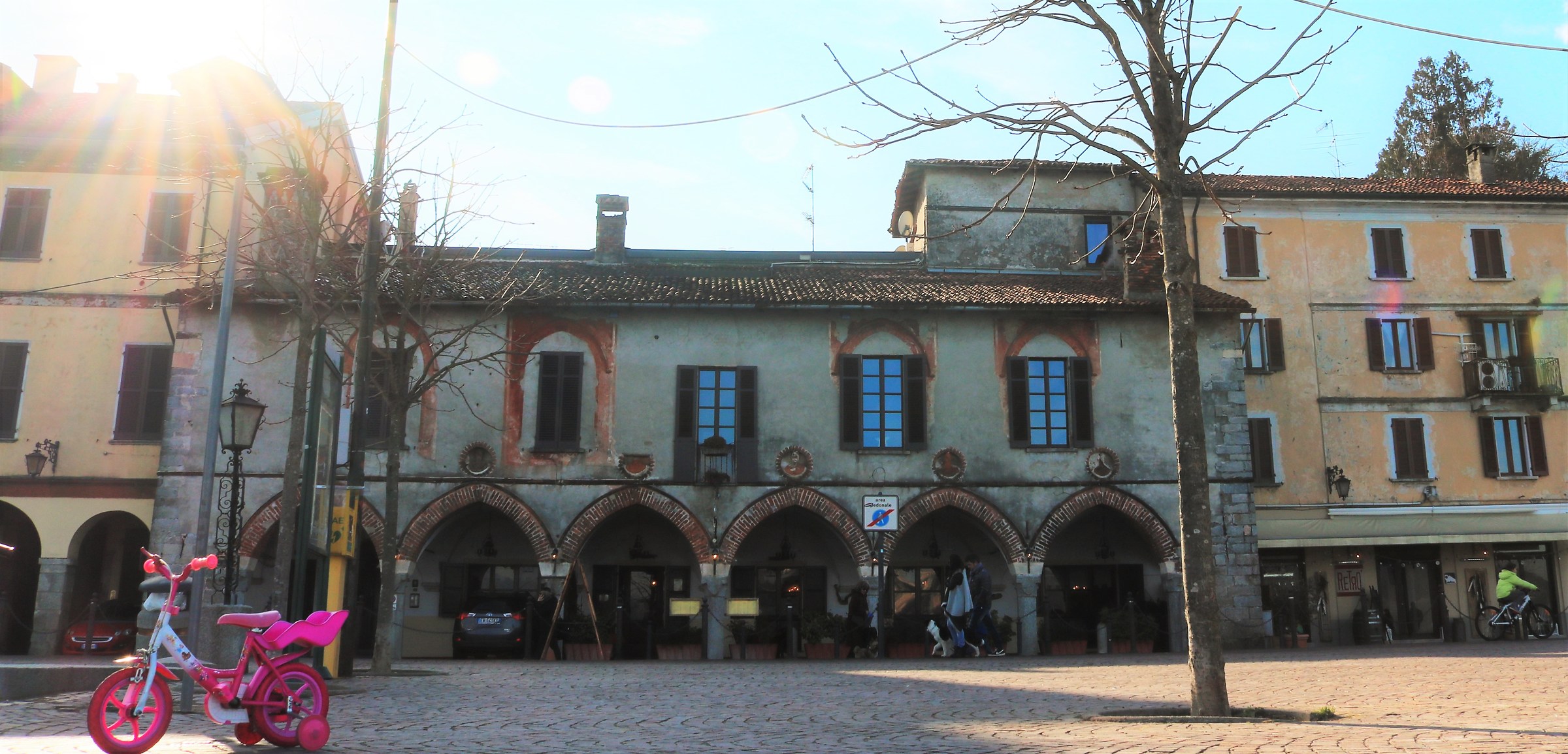 Arona - Square of the old port...