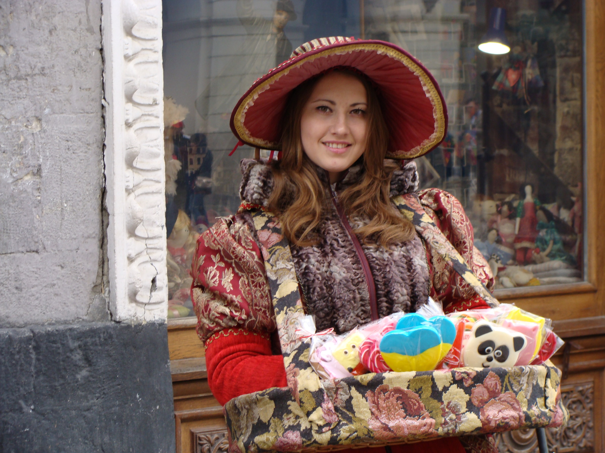 venditrice di caramelle in Rynok square , Leopoli ukr...