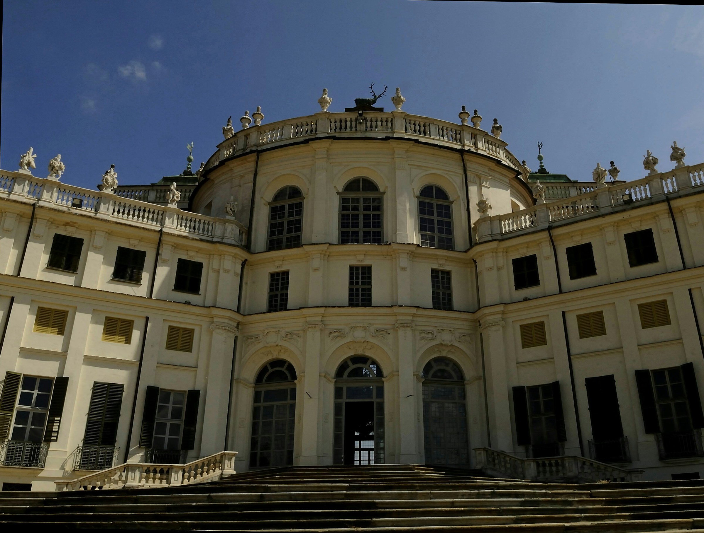 Palazzina di Stupinigi (interior façade)...
