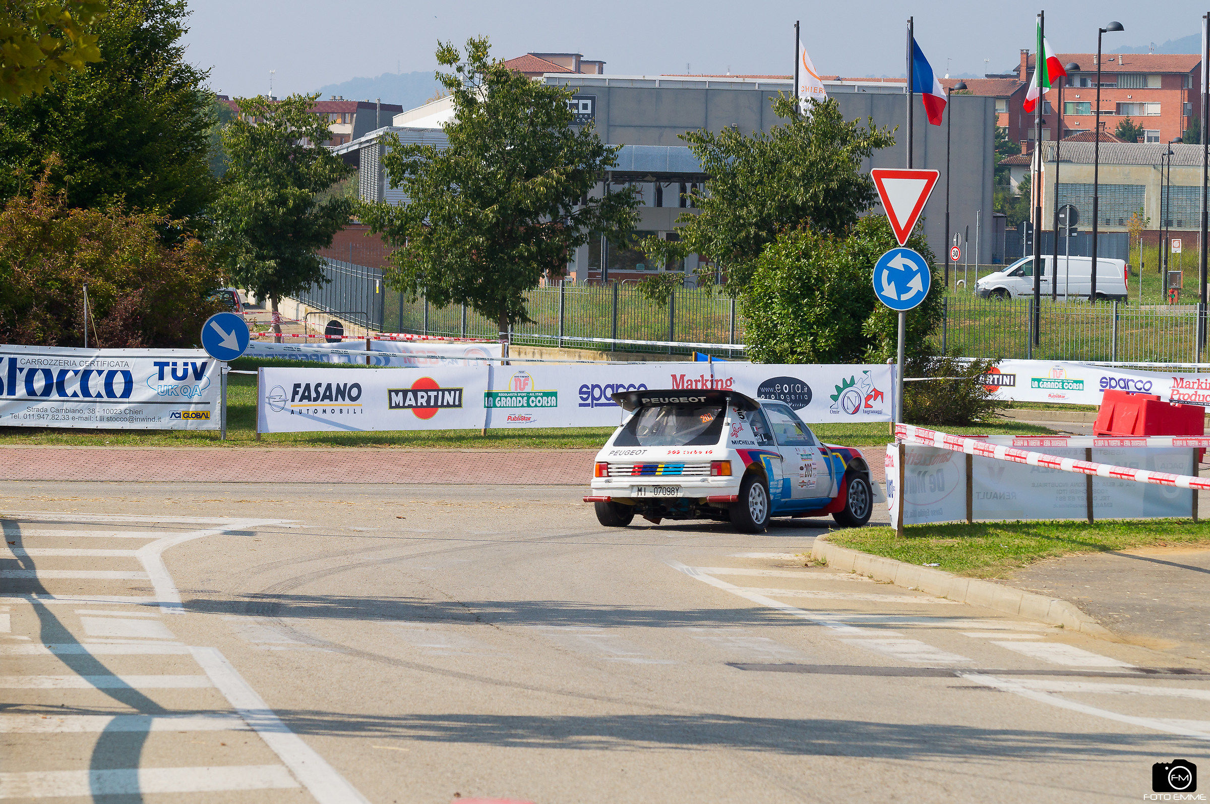 Peugeot 205 t16...