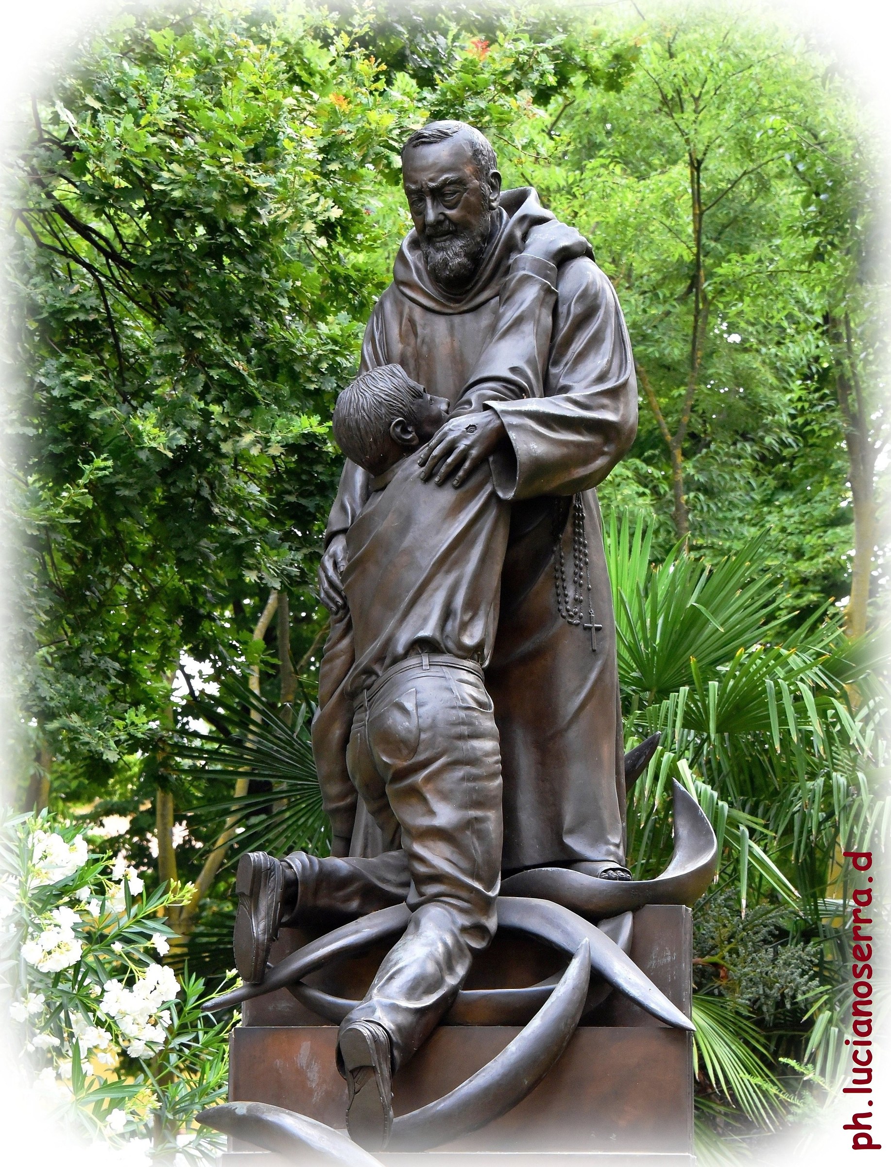 Padre Pio statue photographed during the 'summer...