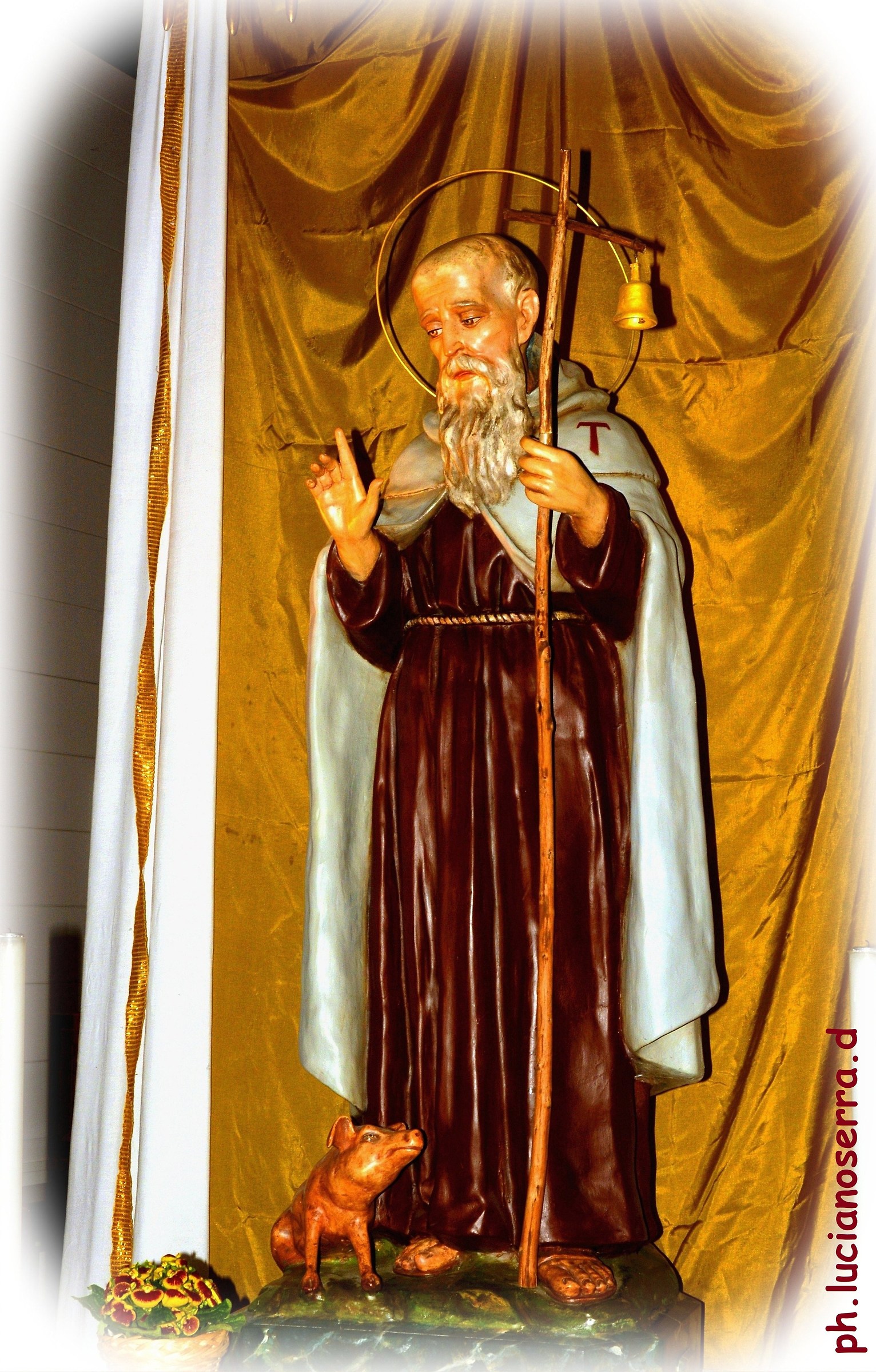Statua raffigurante Sant'Antonio Abate...