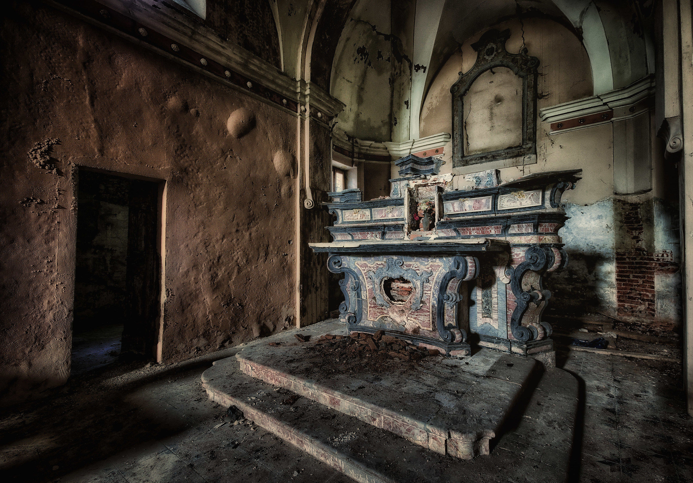 Church of SS altar, the remains ......