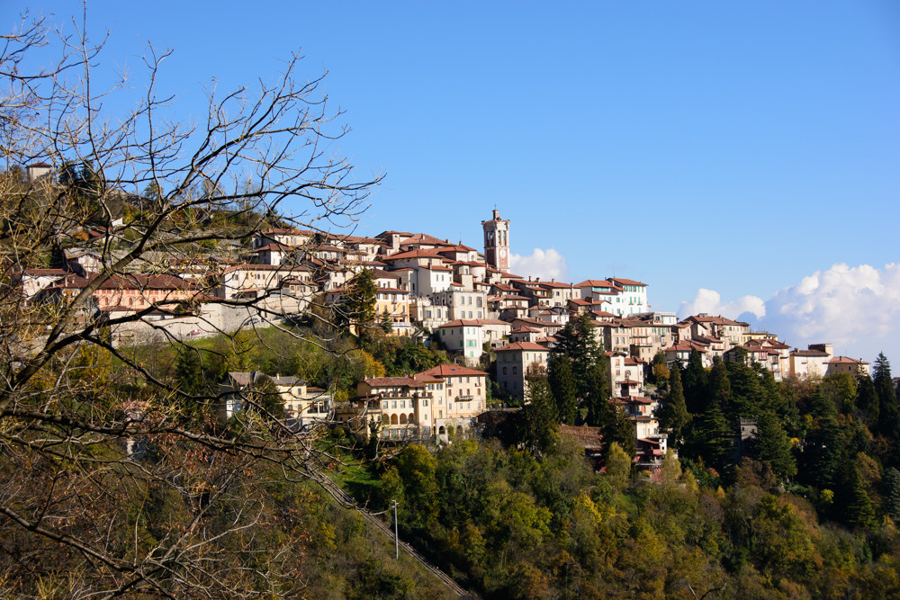 Borgo di S. Maria del Monte - autunno...