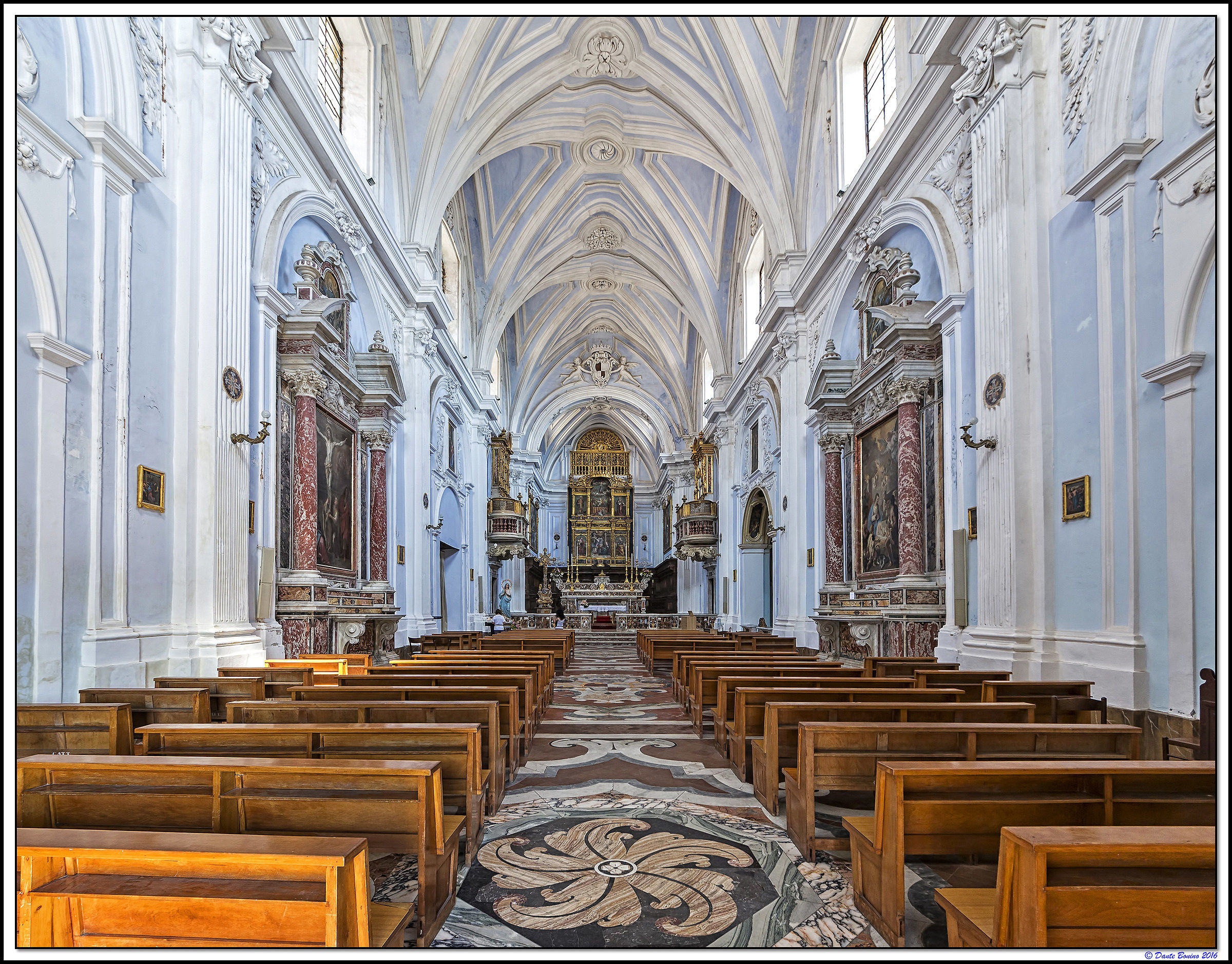 Inside the Sanctuary of the SS Annunziata...