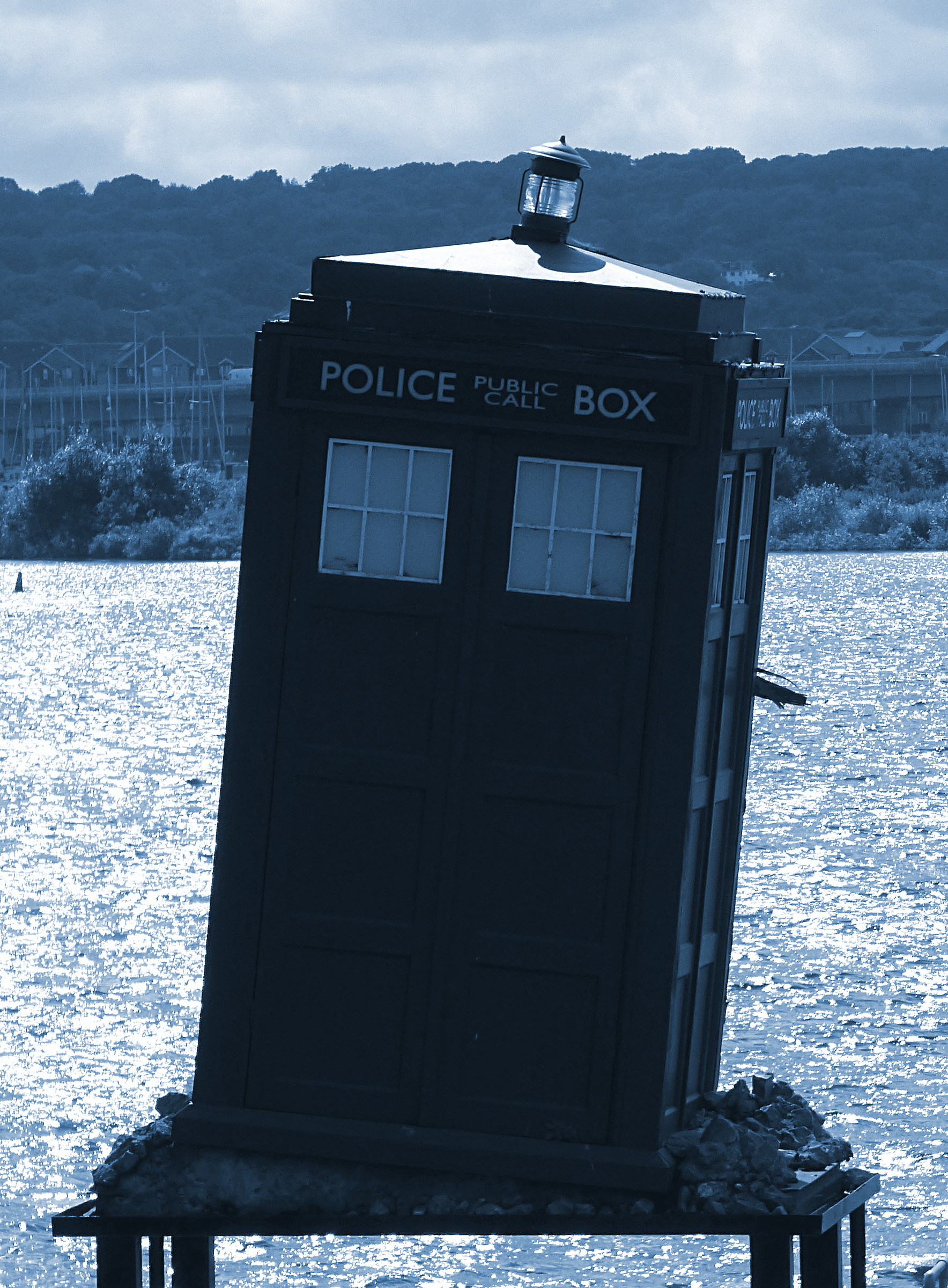 Doctor who tardis box...
