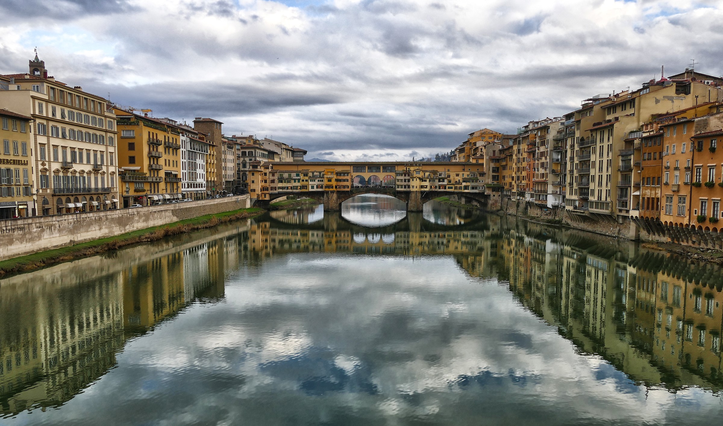 Florence Ponte Vecchio in HDR (simulated)...