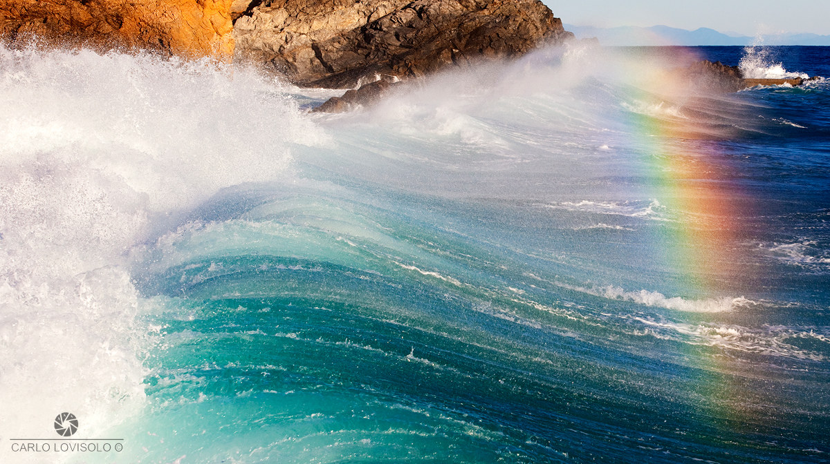 Mar Ligure onda e arcobaleno...
