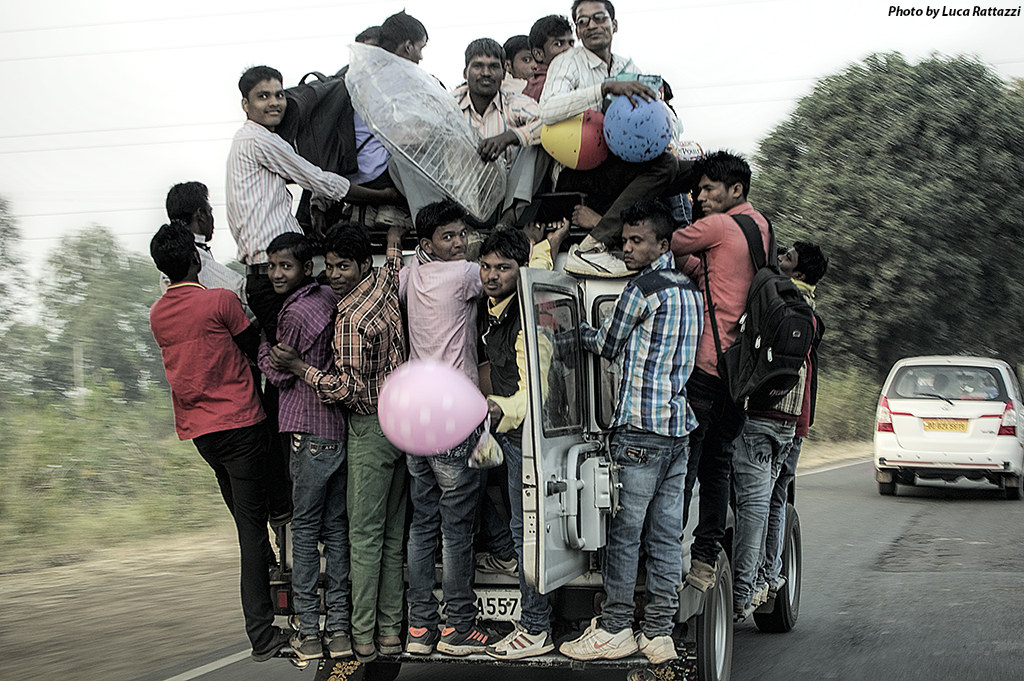India - Orissa - Trasporti Locali  - Uomini...