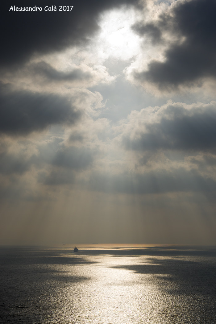 the play of light on the sea 0674...