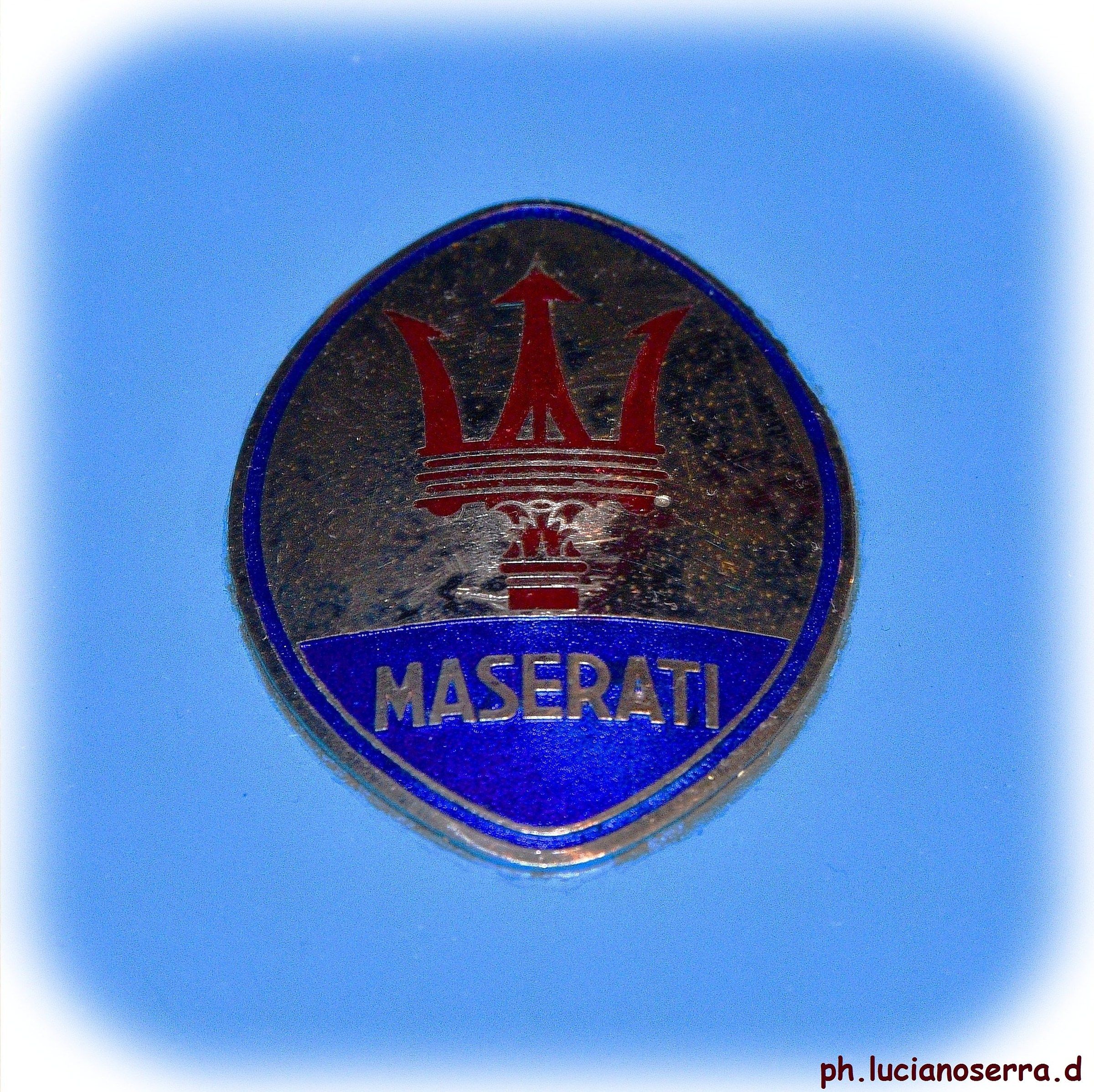 Logo on Cooper - Maserati F.1 T81 3-Liter V12 - 1966...