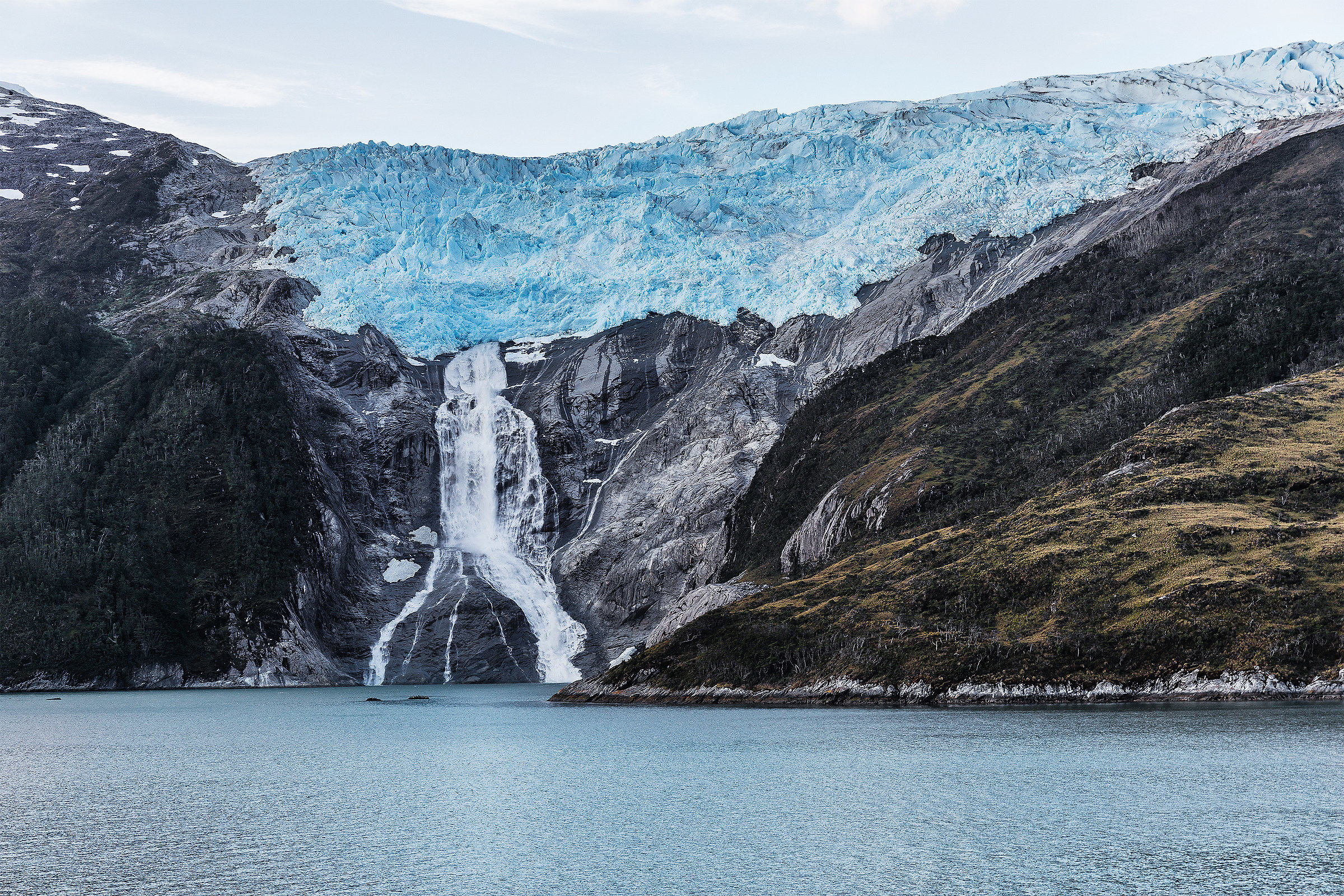 Falls from the glacier...