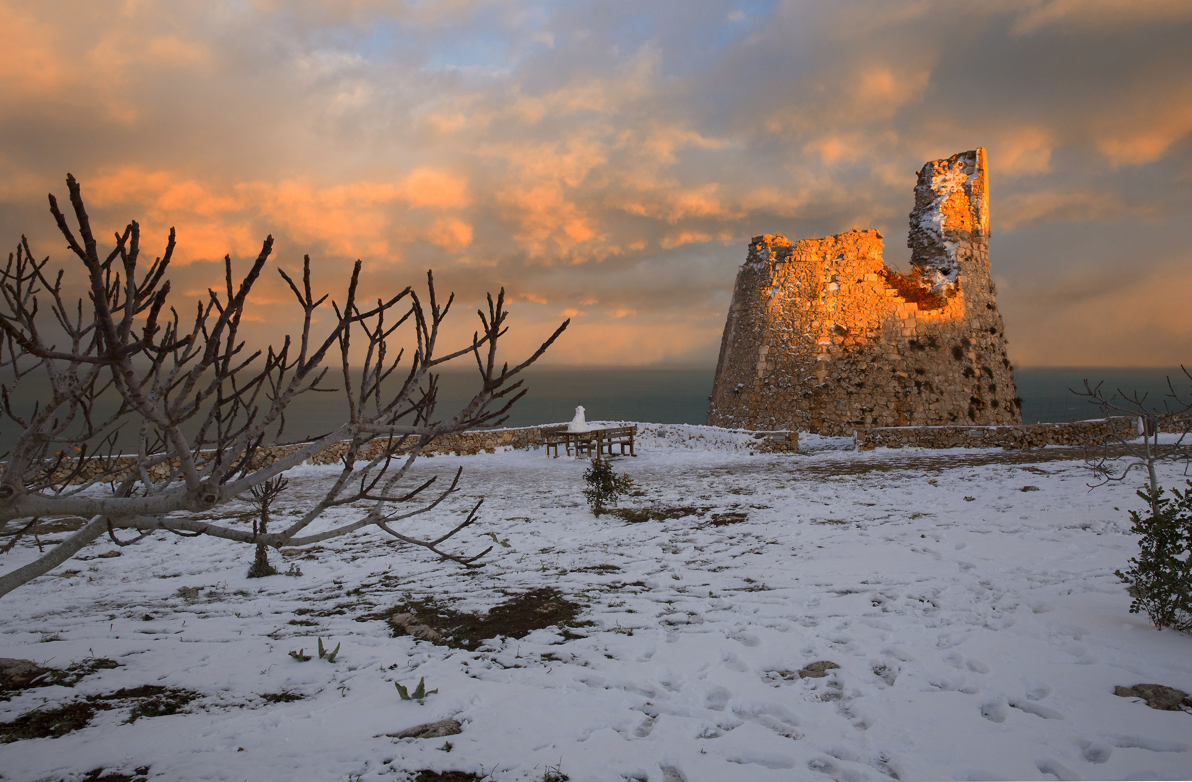 sunset tower Nasparo (Salento)...