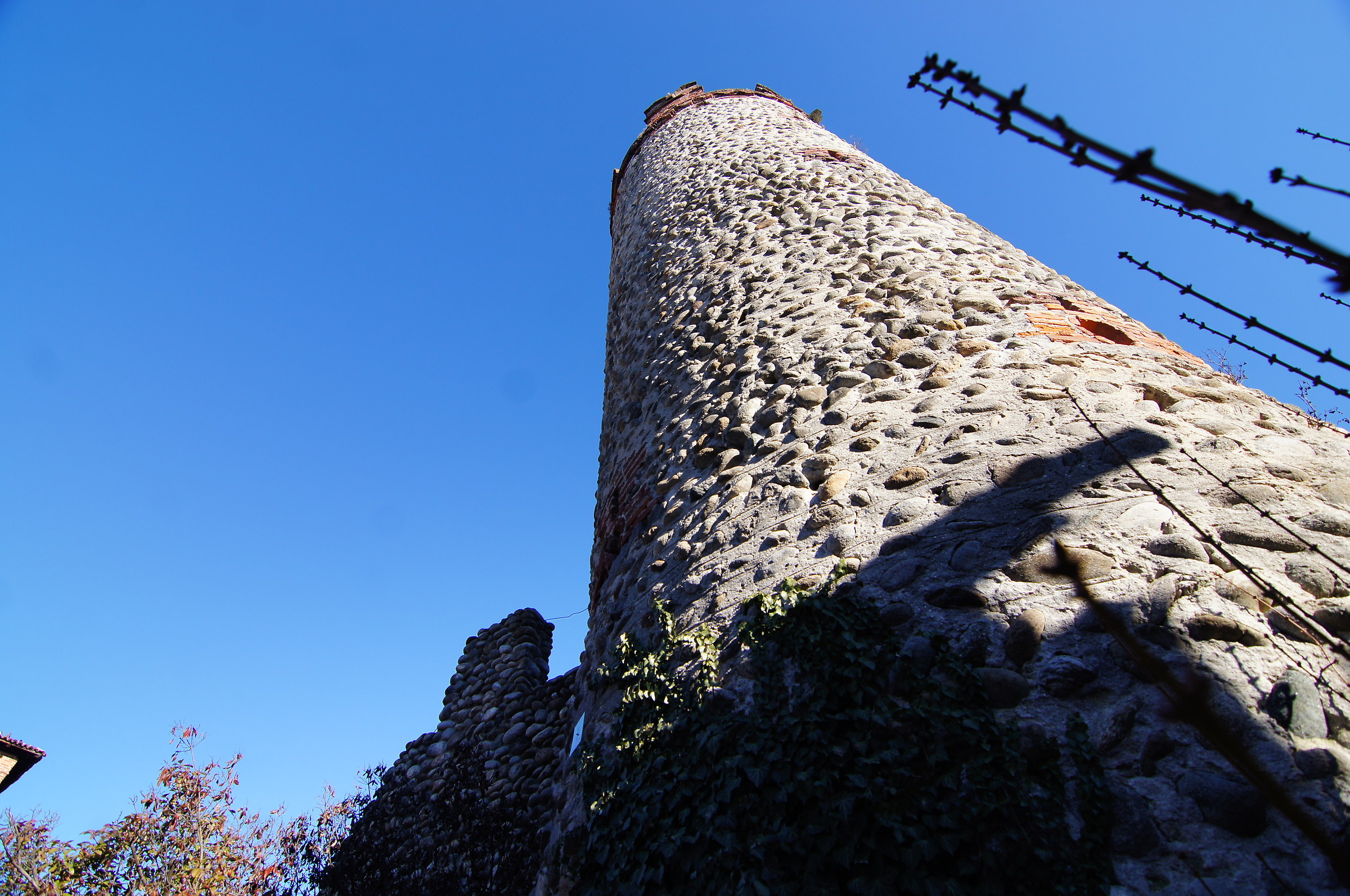Torre mura esterne Ricetto di Candelo...