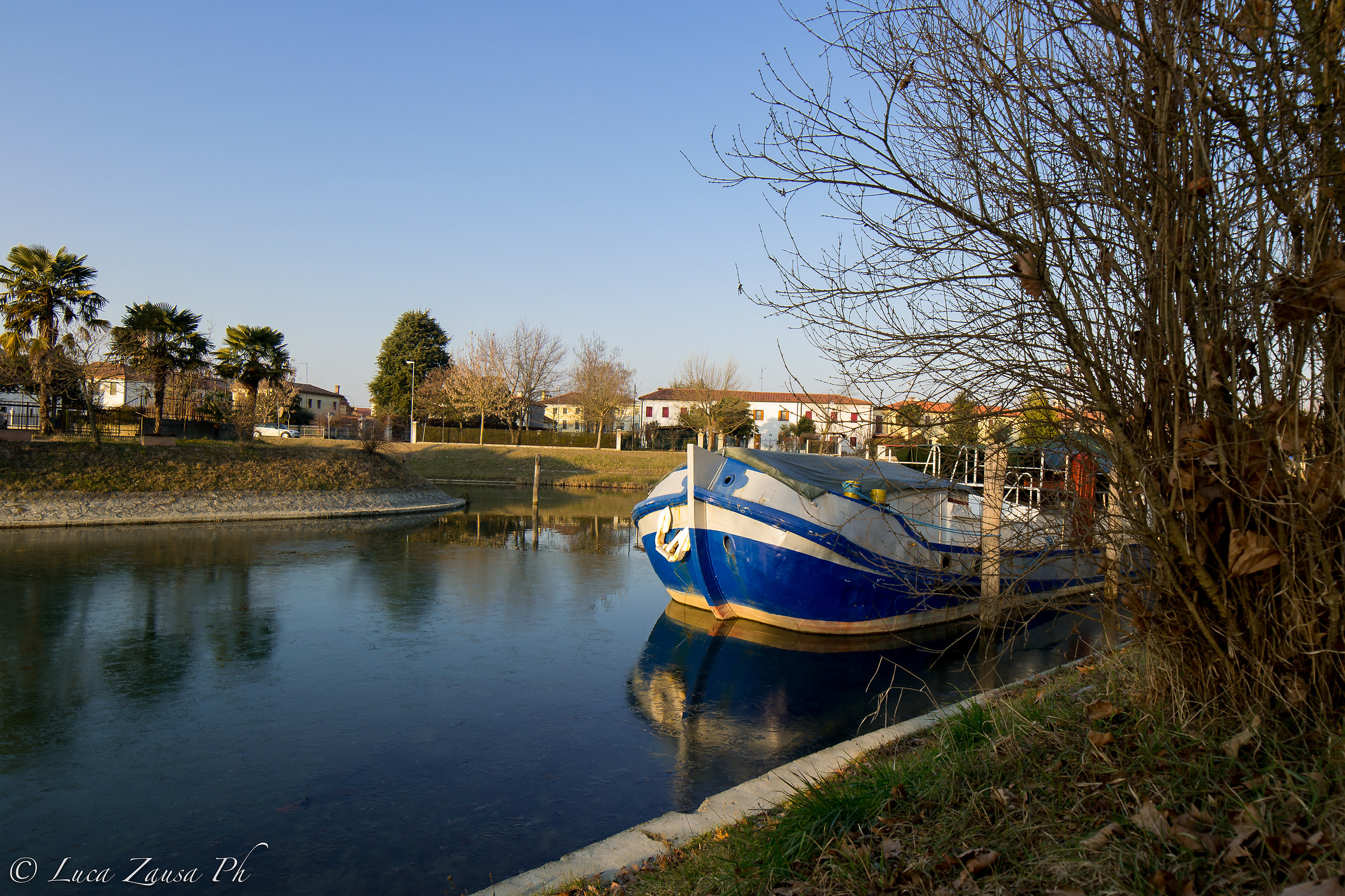 Casa galleggiante sul Naviglio del Brenta...