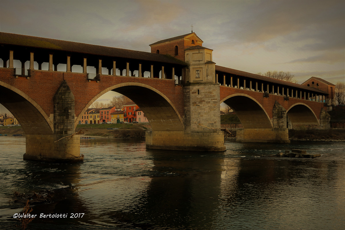 the covered bridge of Pavia...