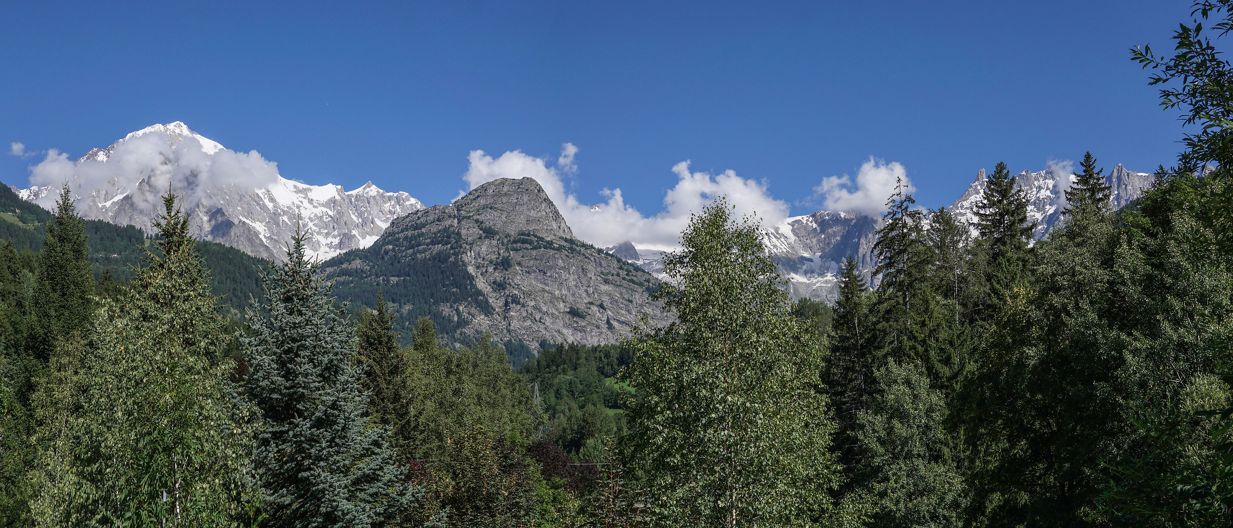 Massiccio del Monte Bianco da Pre-Saint-Didier - 1...