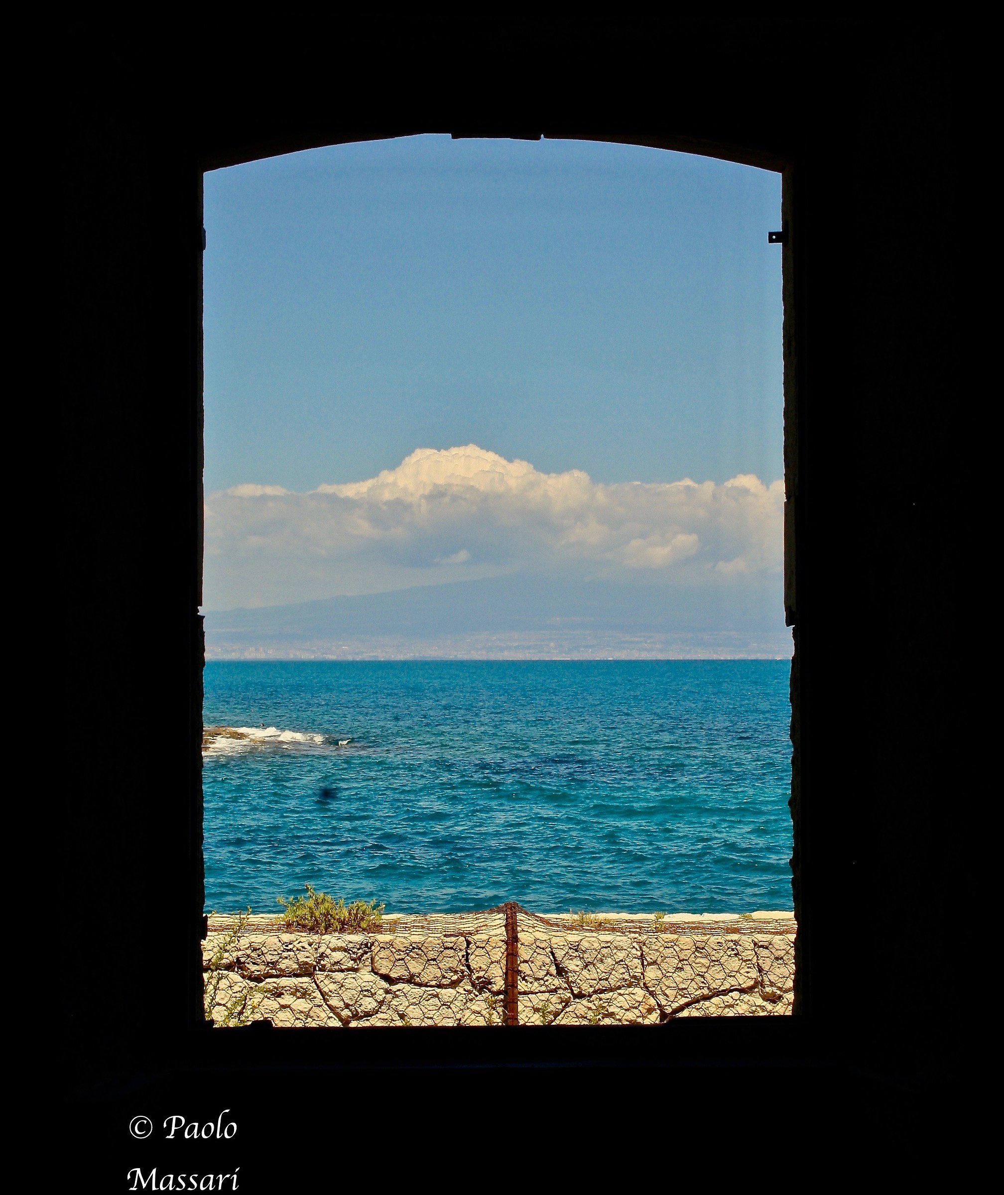 a window to the sea...