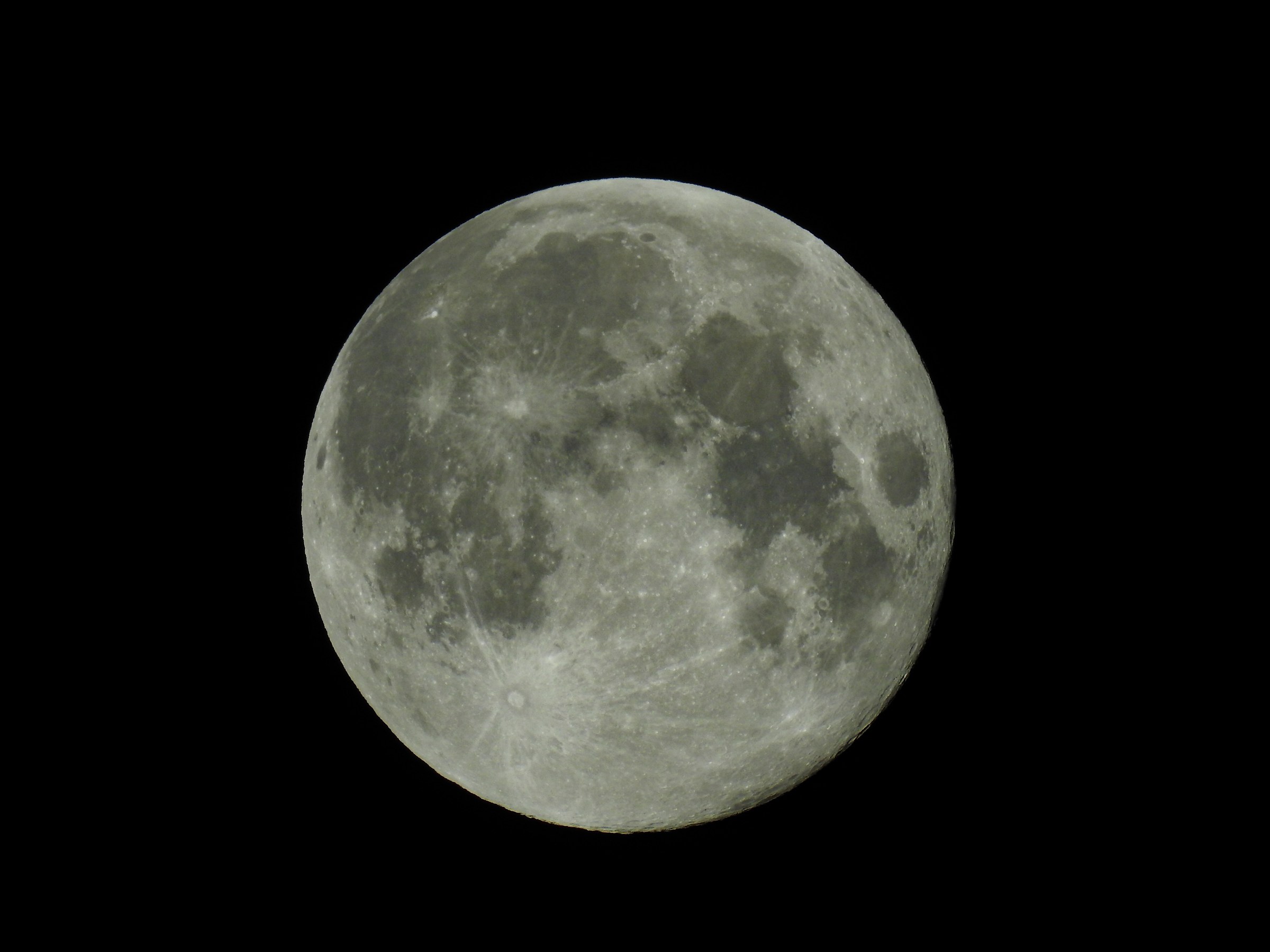 Luna 13/3/17 04:14...